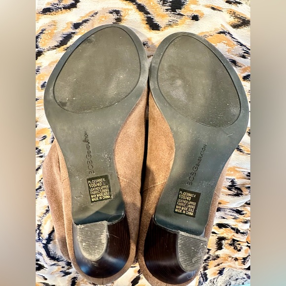 BCBGeneration tan suede boots - Picture 6 of 9